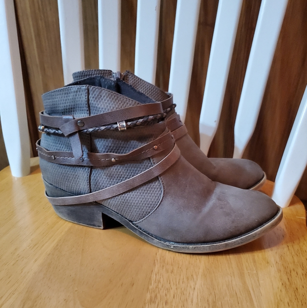Women's booties